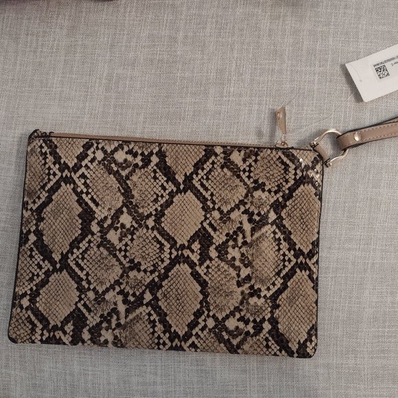 NWT Snake Print Zippered Wristlet - Picture 3 of 5